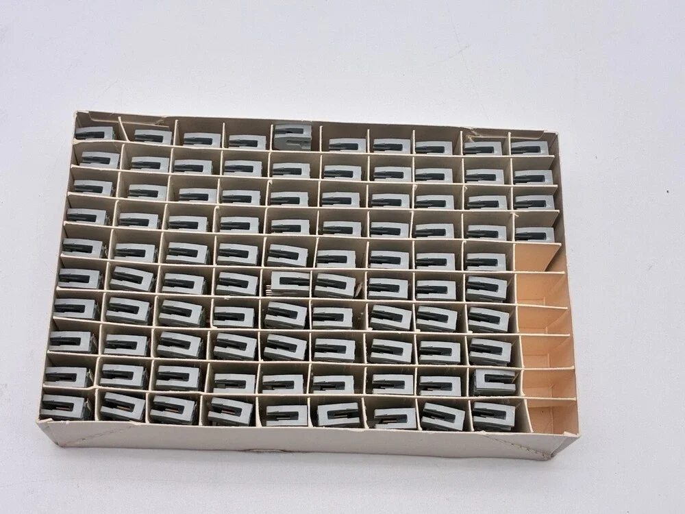 Spectra-Strip 842-816-1632-035 16-Pin Right Angle Header Connector NOS